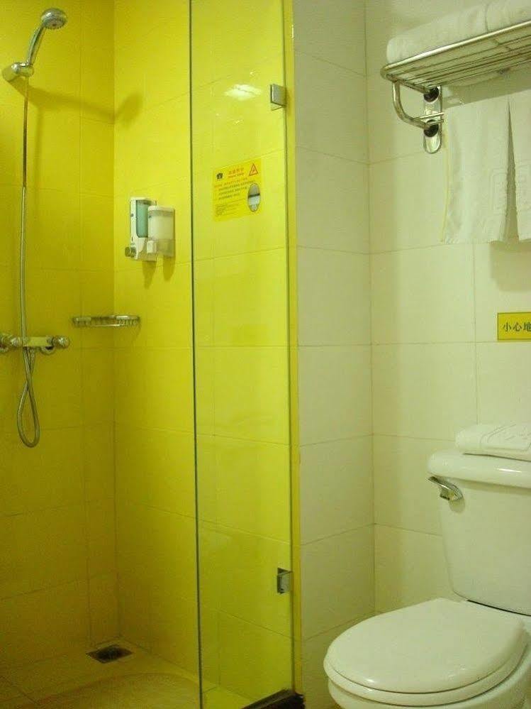 Home Inn Shanghai Century Park Εξωτερικό φωτογραφία