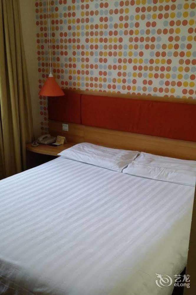 Home Inn Shanghai Century Park Εξωτερικό φωτογραφία